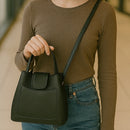 Bolsa Saquinho Feminina Valena – Mão e Transversal com Divisórias Internas